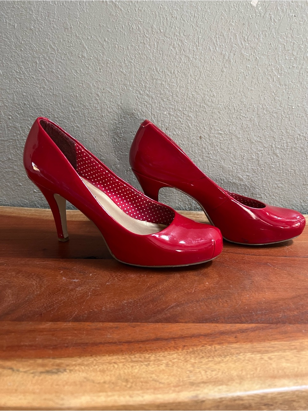 🔥Madden Classic Red Patent Pump Heels!
